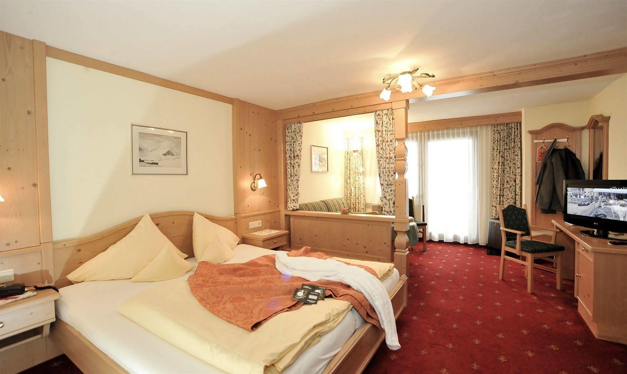 Schoenegg Hotel